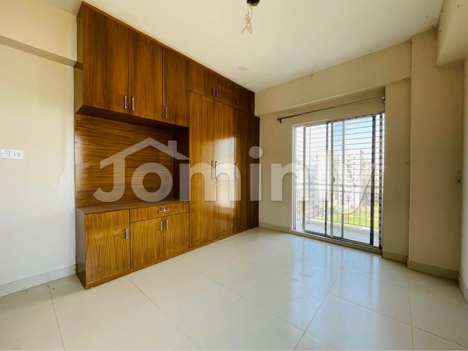 4-Bedroom South-Facing Luxury Flat for Rent in Block D, Bashundhara R/A | Ready to Move - 3
