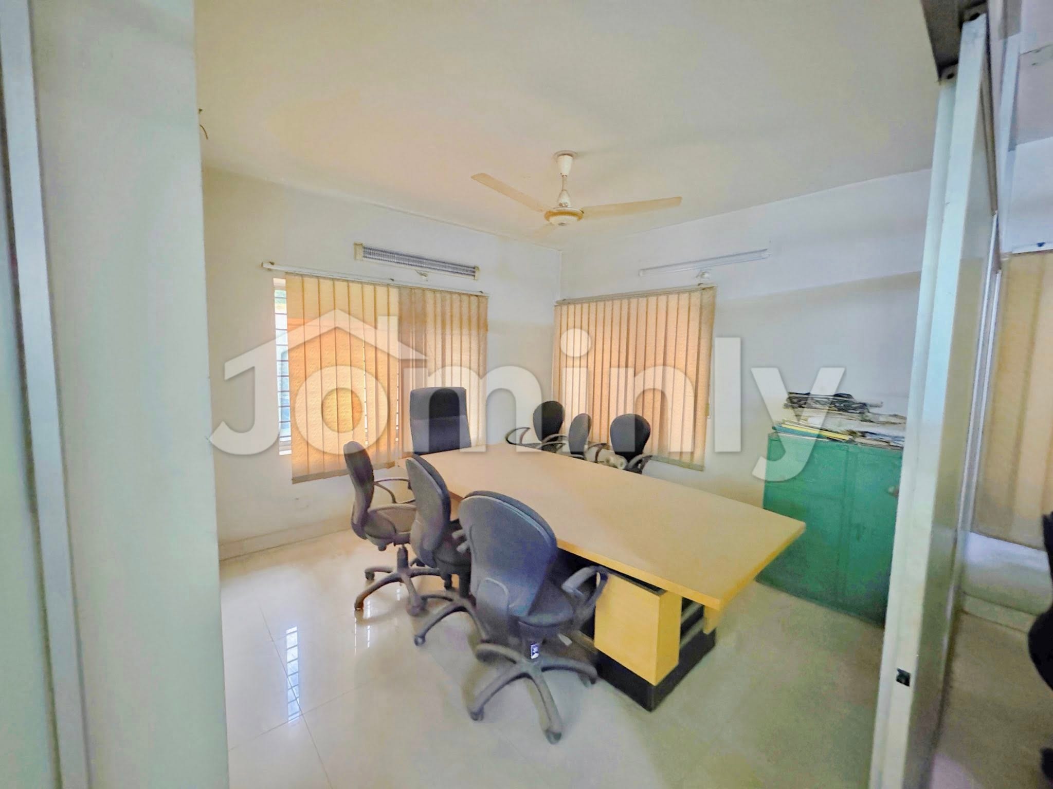 1,800 Sqft Versatile Commercial & Residential Space for Sale in Banani DOHS - 2