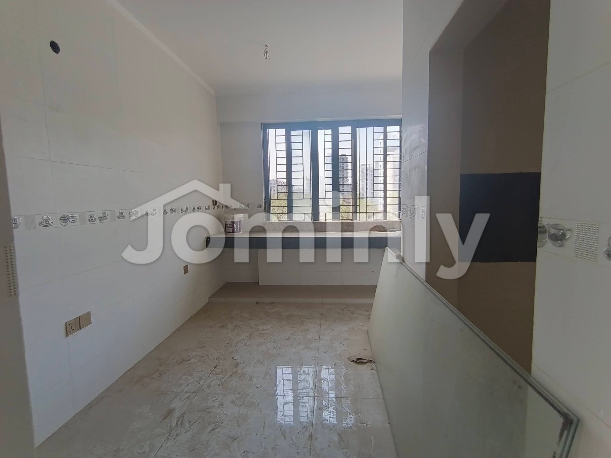 2,650 Sqft South-Facing Corner Brand New Apartment for Sale in Block K, Bashundhara R/A - 5