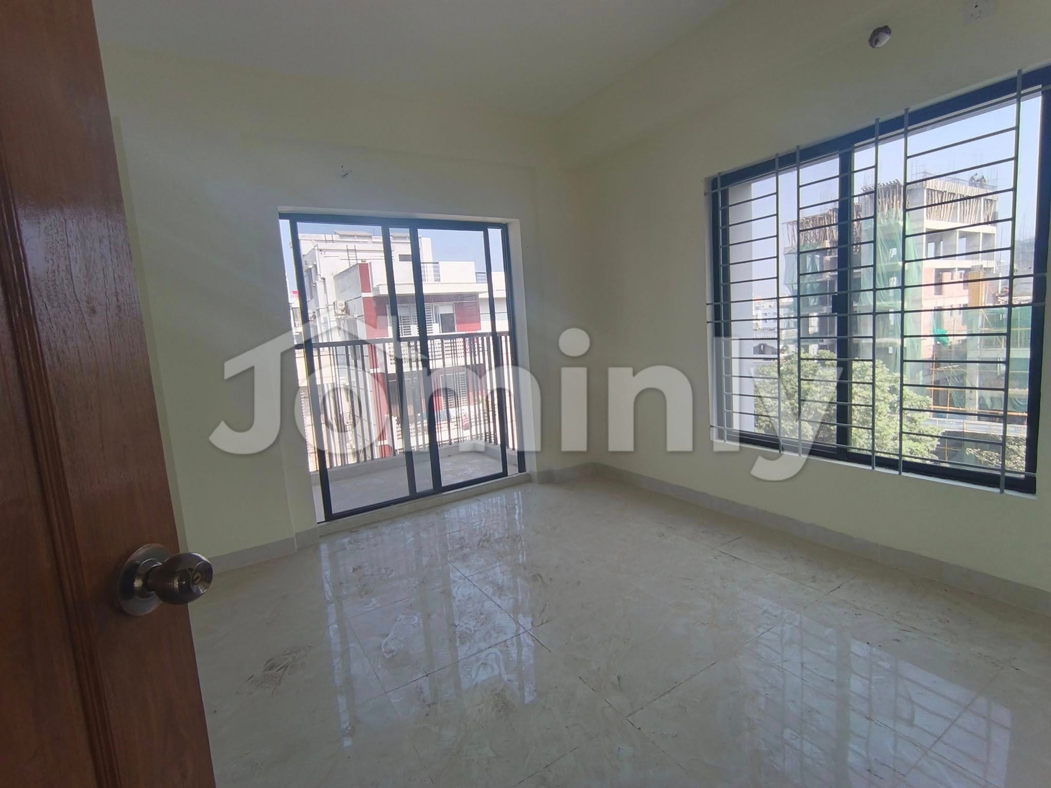 Prime 1,500 Sqft North-Facing Ready Flat for Sale in Bashundhara G-Block (Unit B) - 4