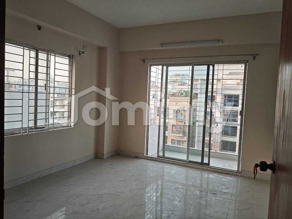 2,150 Sqft South-Facing Almost New Apartment for Rent | Bashundhara R/A, Block-I | 7th & 8th Floor - 3