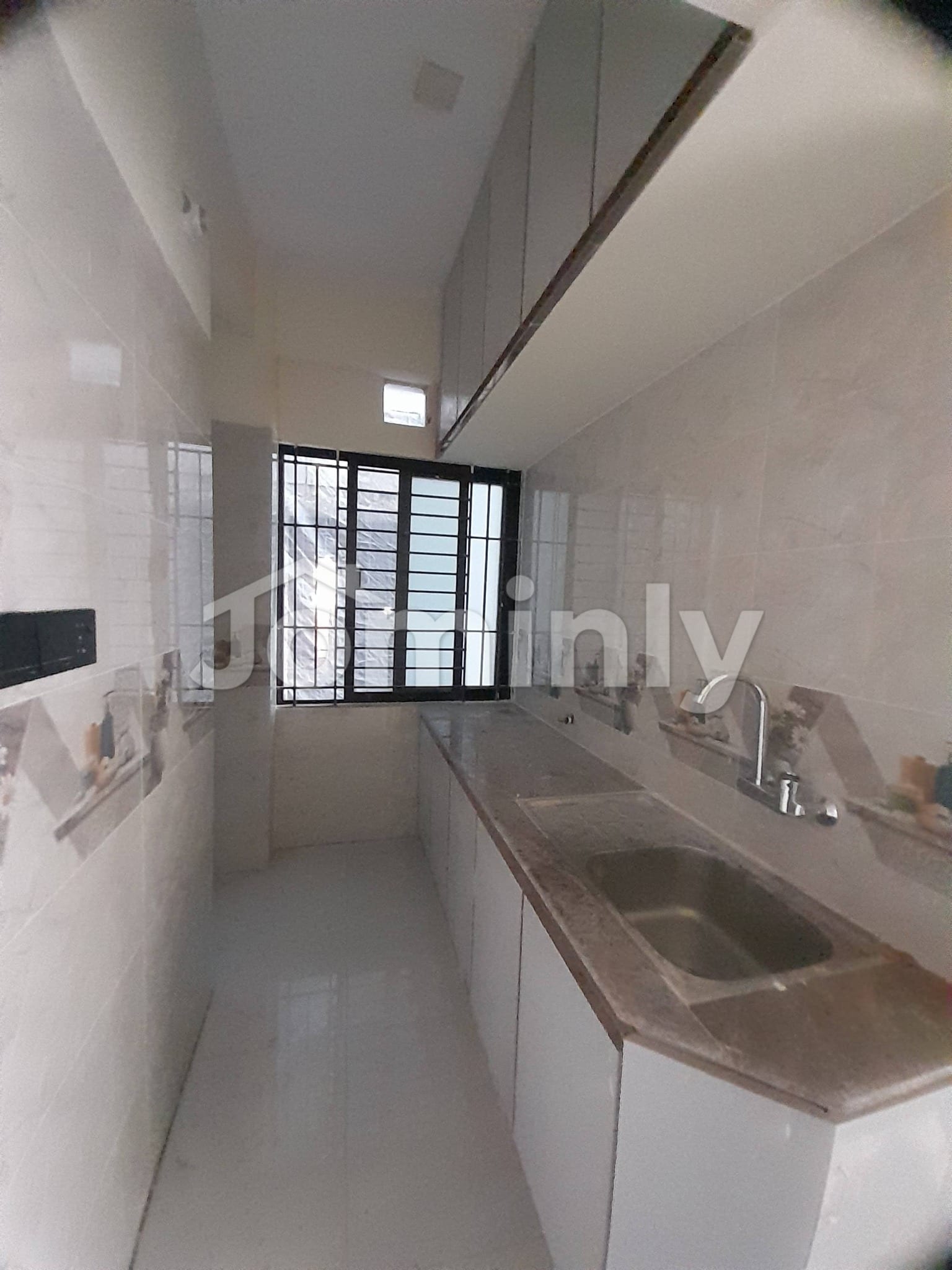 Brand New Luxury 1600 SFT South-Facing Apartment in Bashundhara RA - 2