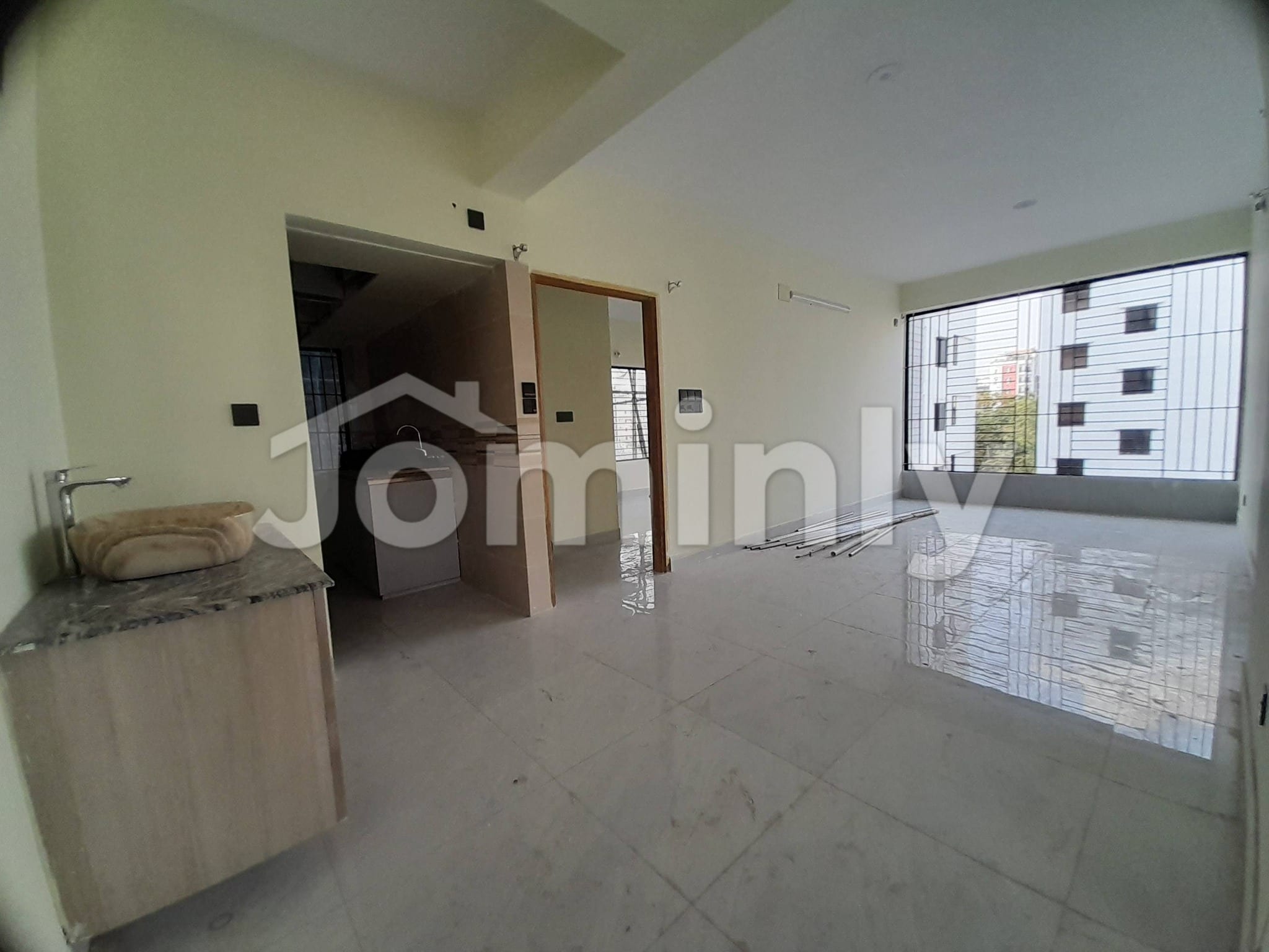 Brand New Luxury 1600 SFT South-Facing Apartment in Bashundhara RA - 4