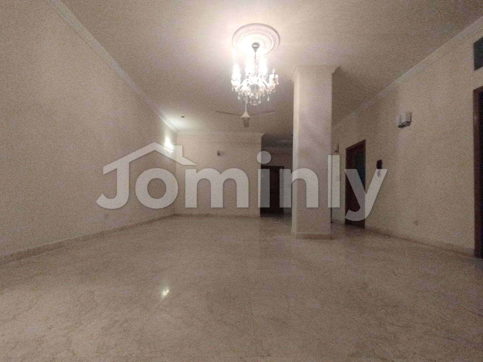 Elegant 2500 SFT Semi-Furnished Luxury Flat for Rent in Gulshan 2 - 2