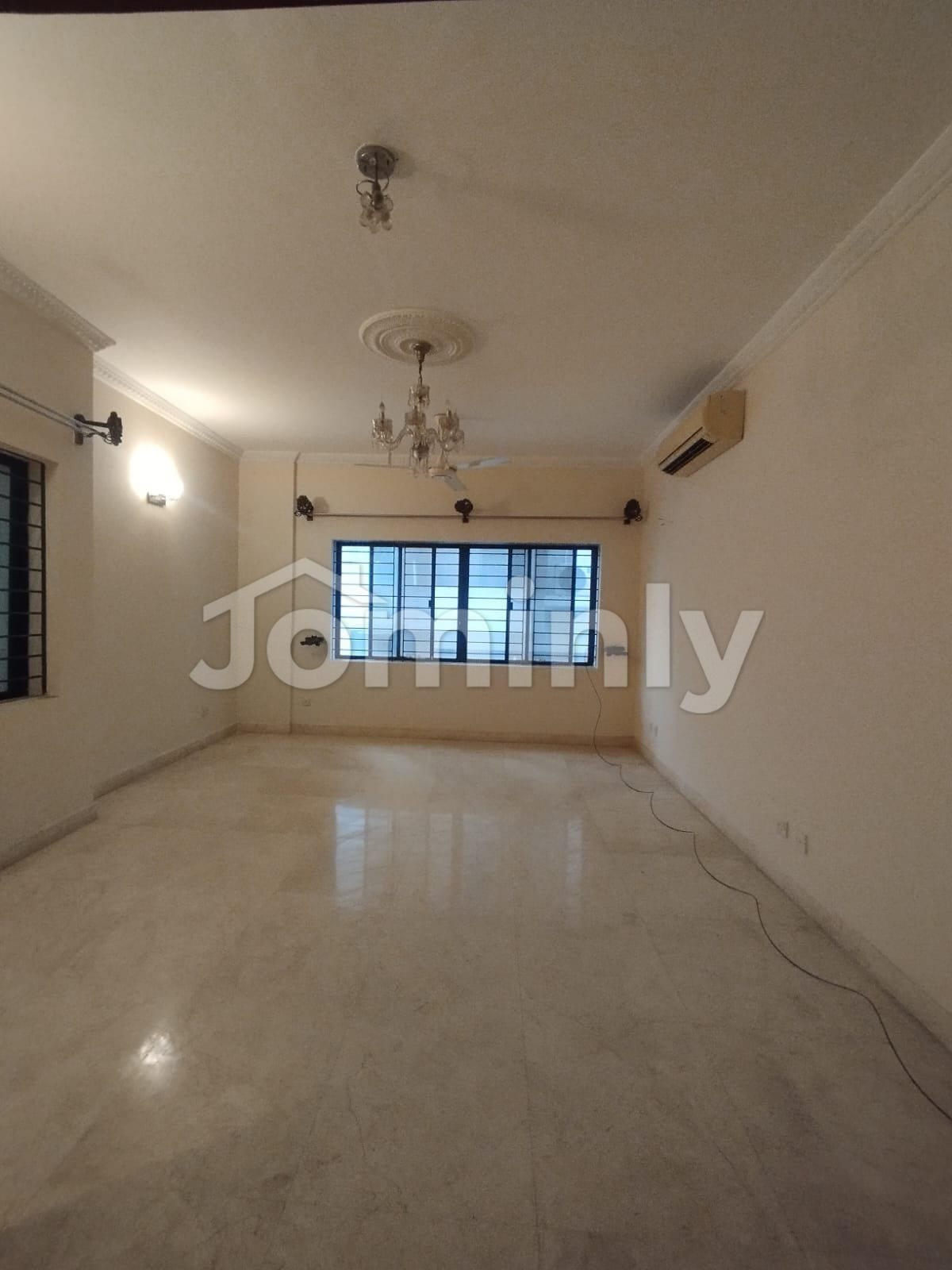 Elegant 2500 SFT Semi-Furnished Luxury Flat for Rent in Gulshan 2 - 4