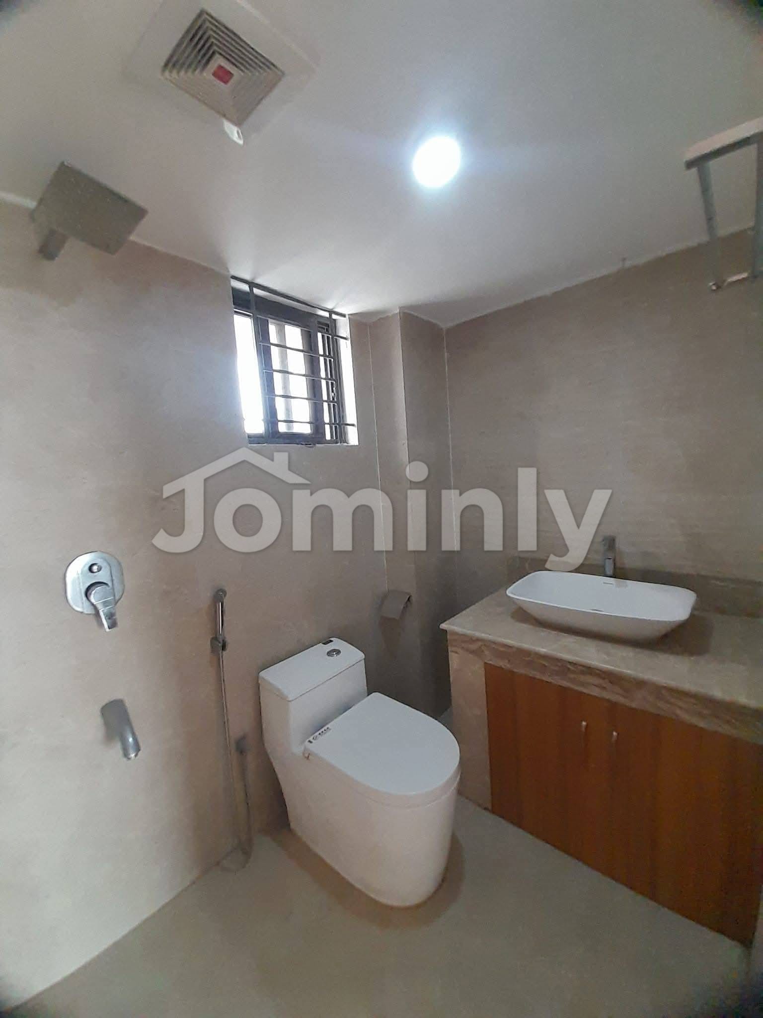 Premium 2200 SFT North-Facing Apartment with Modern Interior in Bashundhara RA - 2