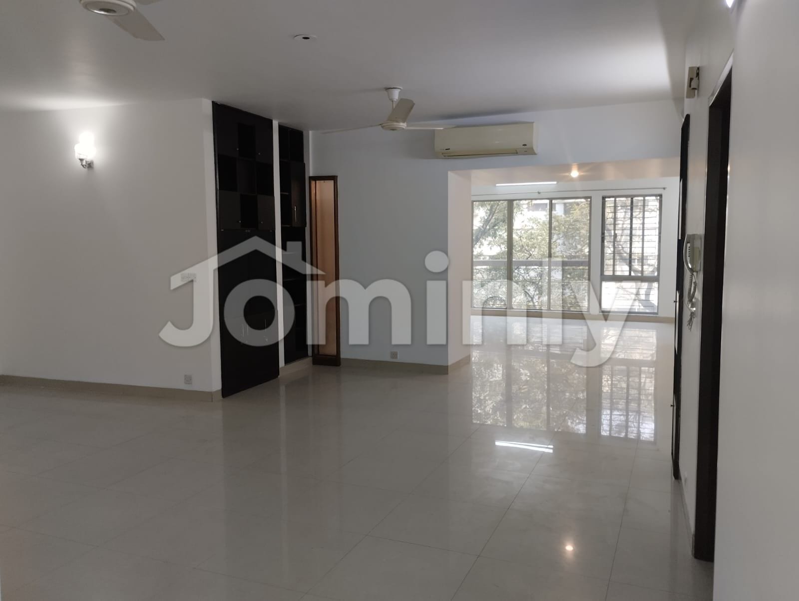 Grand 3000 SFT Semi-Furnished Luxury Apartment for Rent in Banani