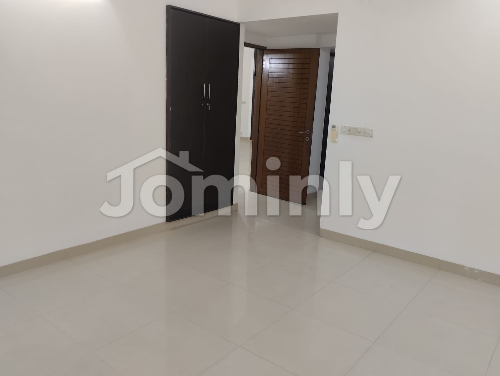 Grand 3000 SFT Semi-Furnished Luxury Apartment for Rent in Banani - 3