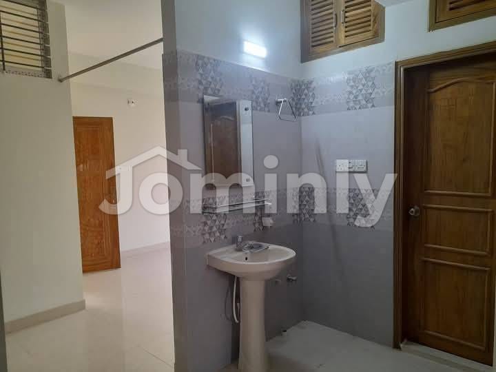 Charming 900 SFT 2BHK Family Apartment for Rent in Bashundhara RA - 4