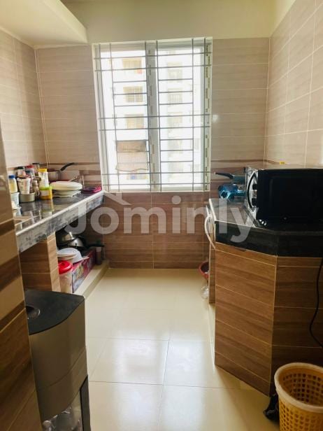 Cozy 3-Bedroom Lakeside Service Apartment in Uttara Near Metro Station - 4
