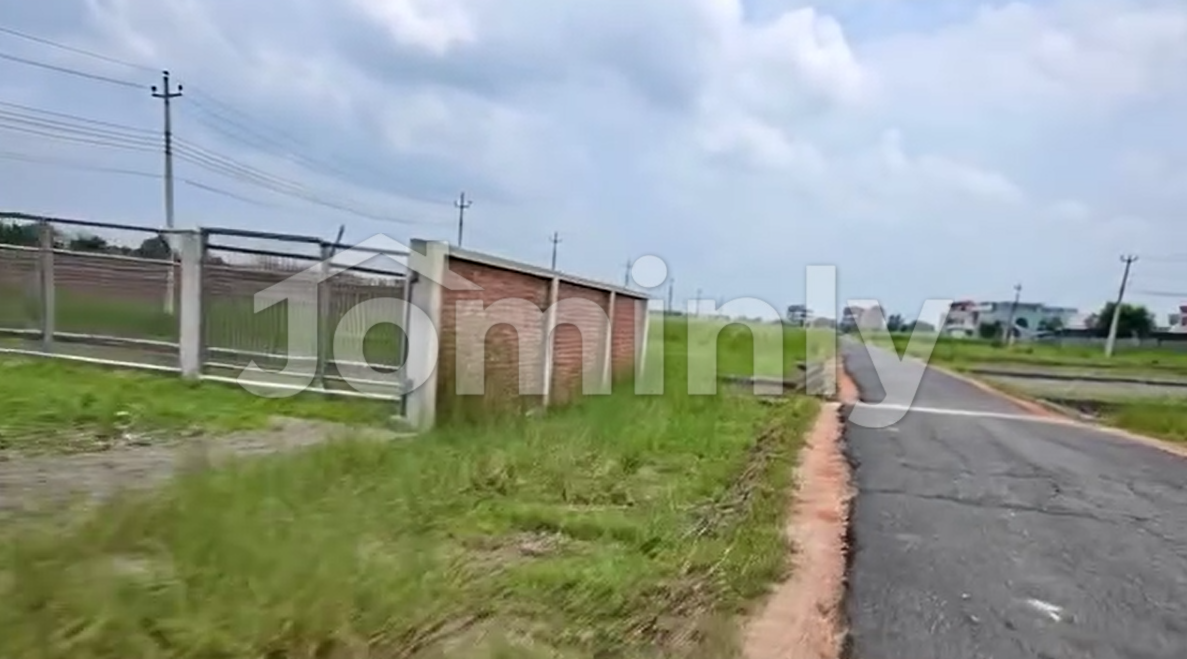 South-Facing 3 Katha Ready Residential Plot for Sale at Block-N, Bashundhara R/A