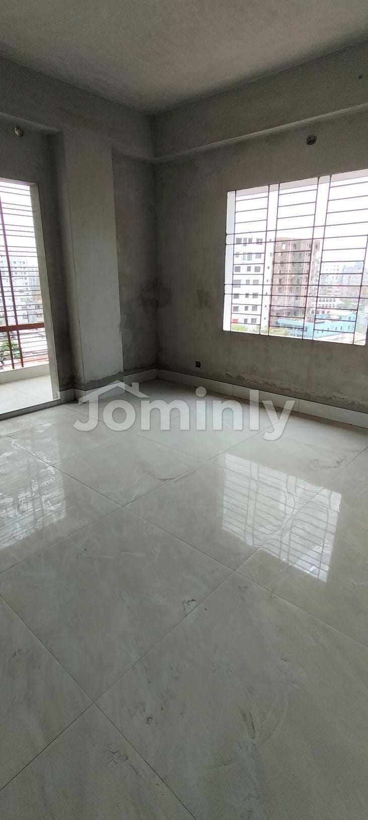 New 1,550 Sft South-Facing Apartment for Sale in Banasree Block-C near Police Park - 4