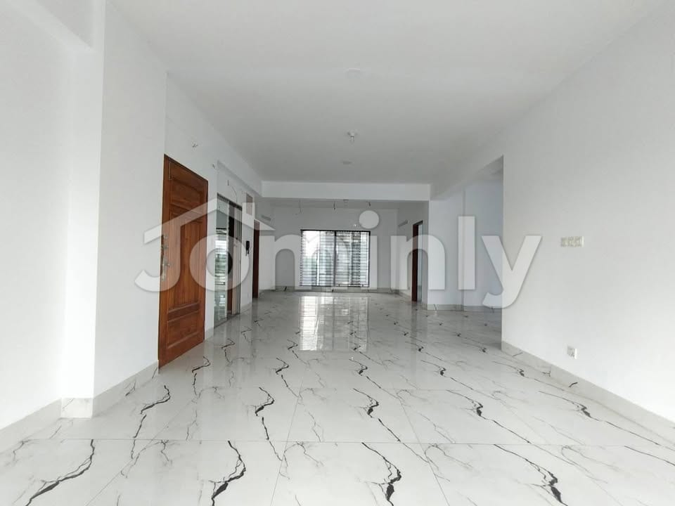 Premium 2,000 sq. ft. North-Facing Family Apartment in Bashundhara Block-I