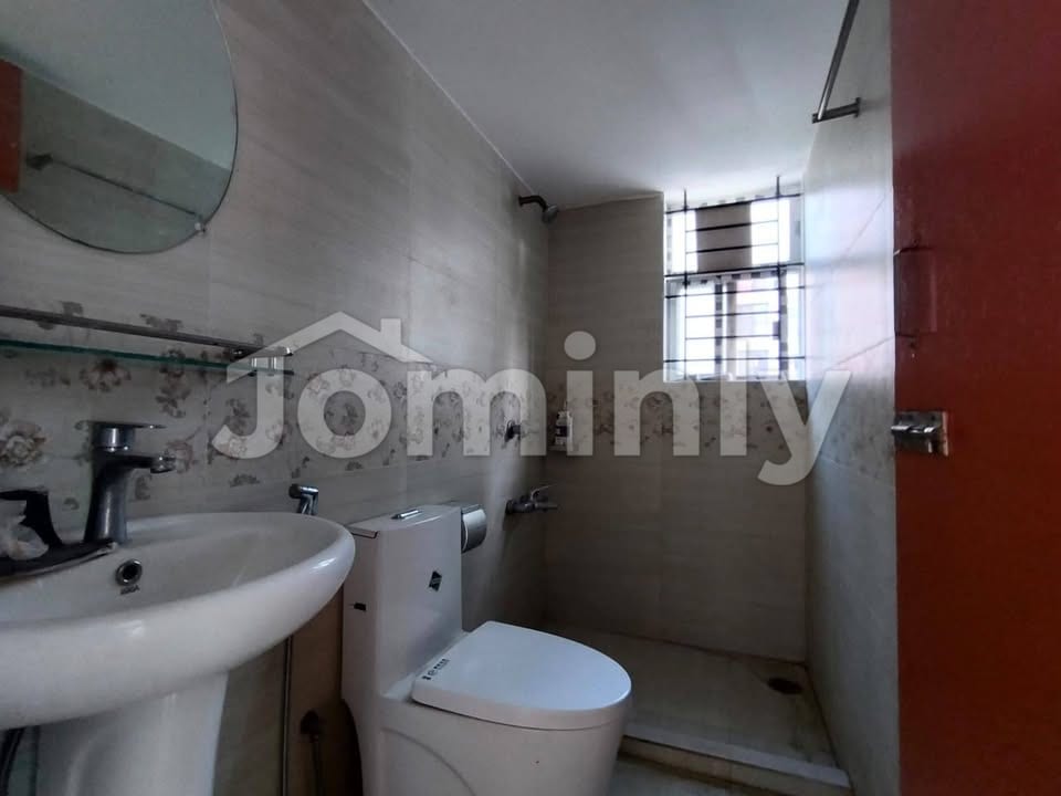 Premium 2,000 sq. ft. North-Facing Family Apartment in Bashundhara Block-I - 2