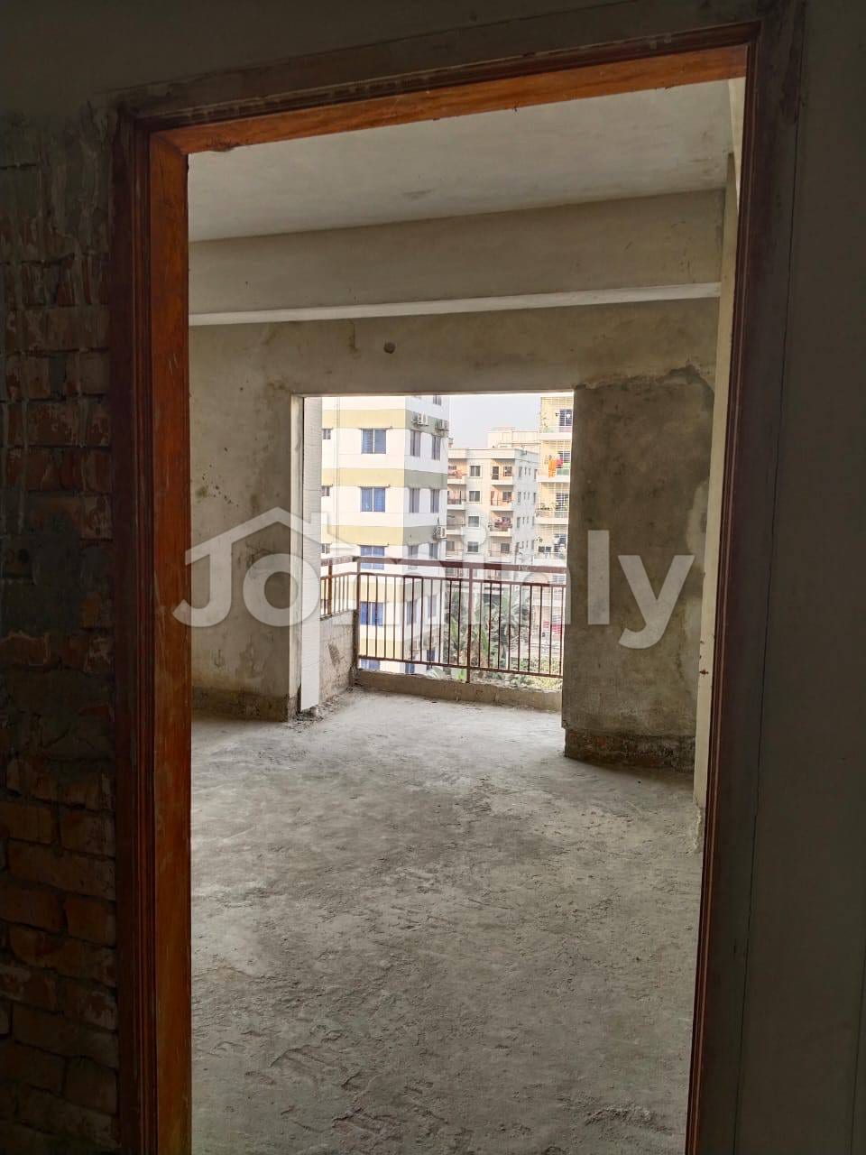 Almost Ready 1,650 Sft Single-Unit North-Facing Flat for Sale in Aftabnagar Block-E - 4