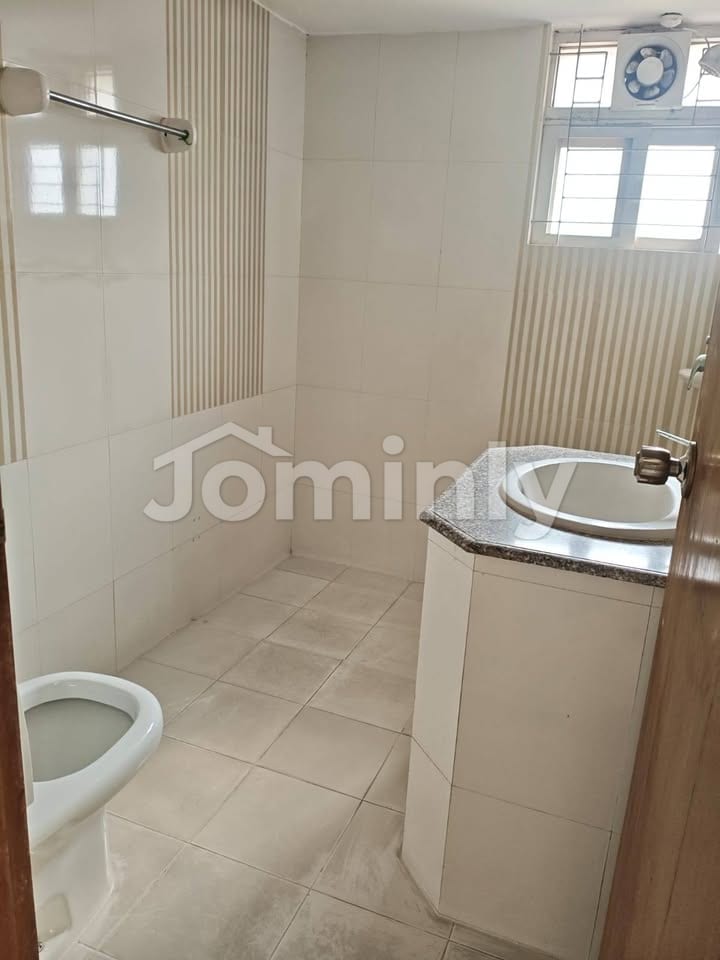 Premium 2,100 sq. ft. Ready-to-Move Interior Designed Apartment for Sale in Bashundhara Block-I - 5