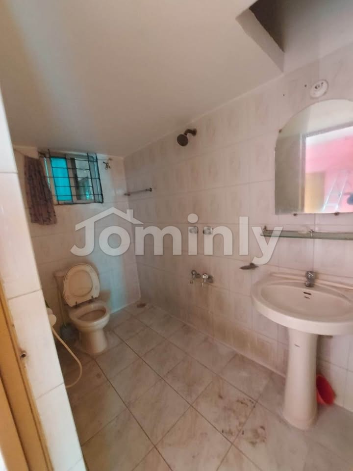 Premium 1,650 sq. ft. 4-Bedroom Apartment in Bashundhara Block-A - 2