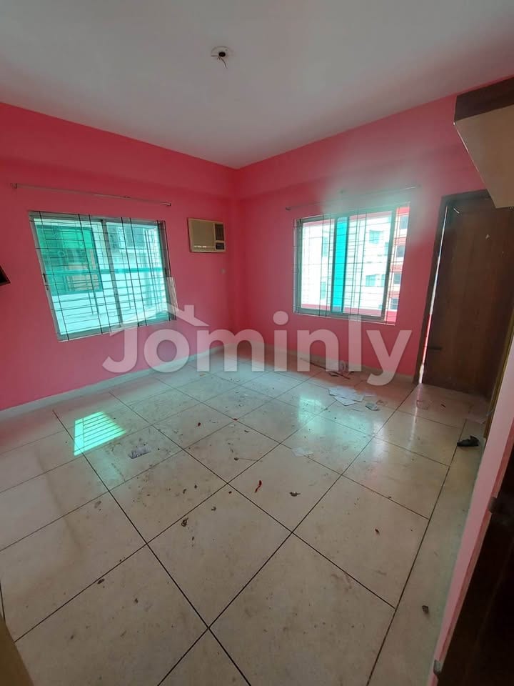 Premium 1,650 sq. ft. 4-Bedroom Apartment in Bashundhara Block-A - 4