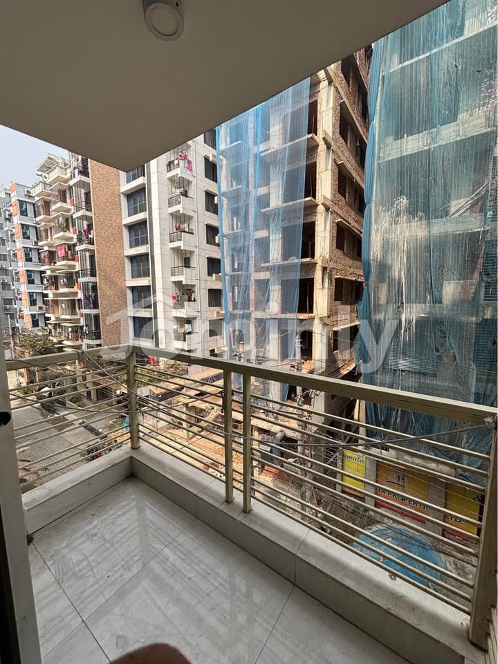 Premium 1,850 sq. ft. 4-Bedroom Family Apartment in Bashundhara Block-F - 3
