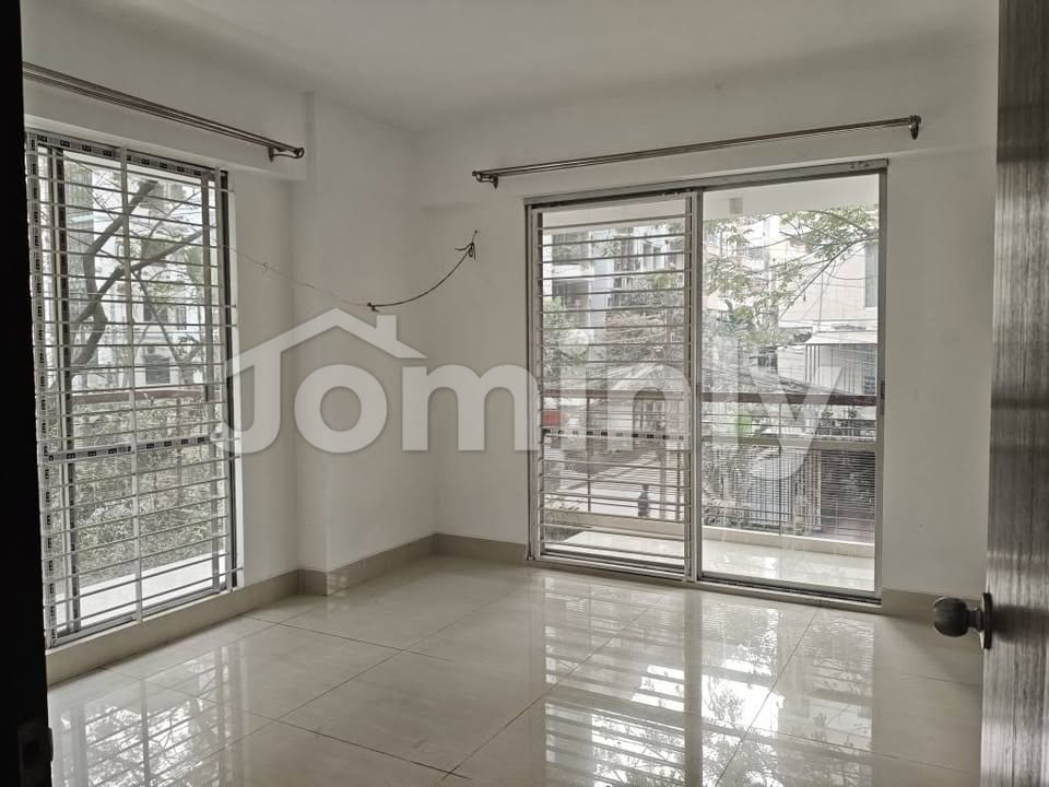 Premium 2,400 sq. ft. Brand New Single Unit Apartment in Bashundhara Block-D - 5