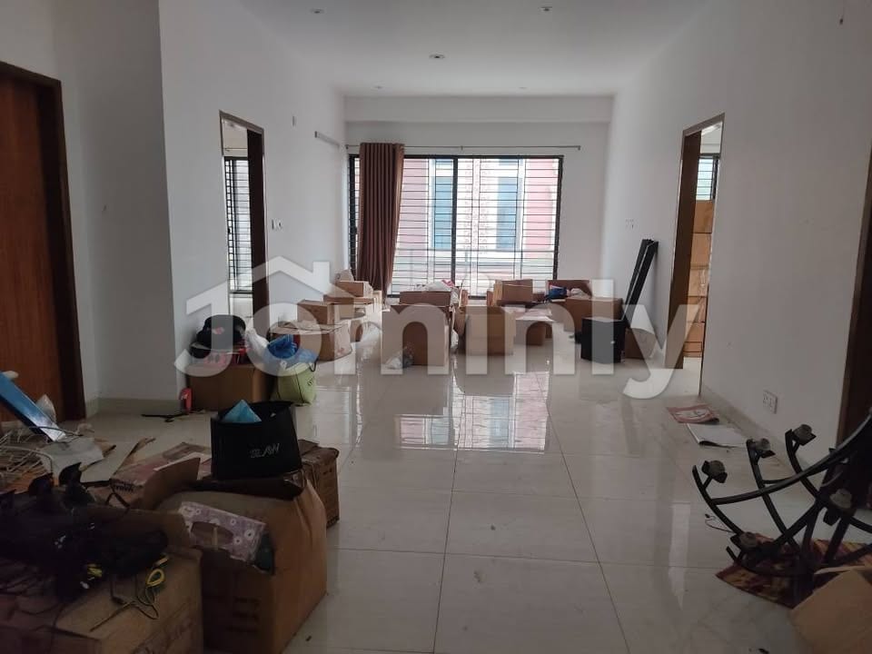 Premium 2,300 sq. ft. Semi-Furnished Single Unit Apartment in Bashundhara Block-I
