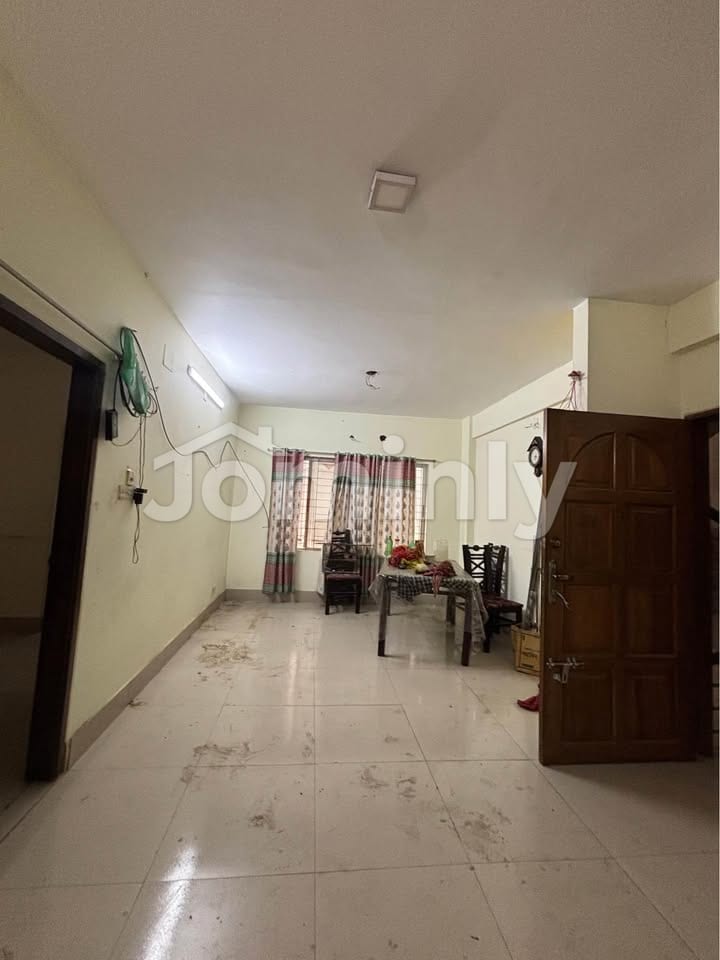 1,200 sq. ft. Semi-Furnished Family Apartment in Bashundhara Block-F - 3