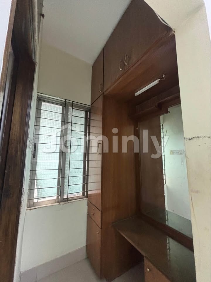 1,200 sq. ft. Semi-Furnished Family Apartment in Bashundhara Block-F - 4