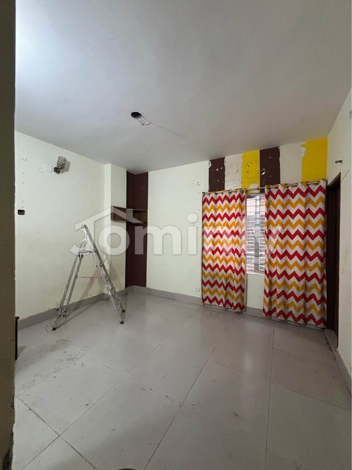 1,200 sq. ft. Semi-Furnished Family Apartment in Bashundhara Block-F - 5