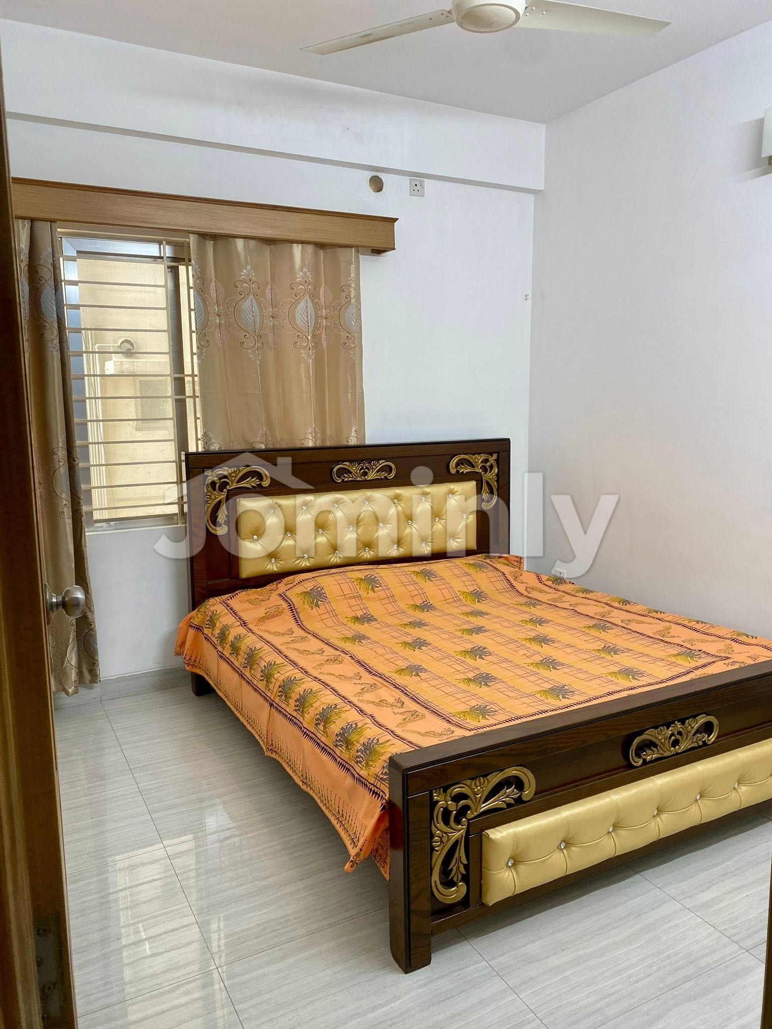 Premium 2,142 sq. ft. Well-Maintained Apartment in Gulshan-2 - 5