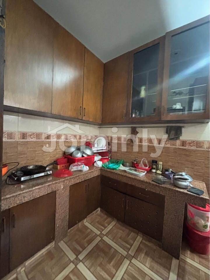 1,575 sq. ft. Semi-Furnished Family Apartment in Bashundhara Block-F - 5