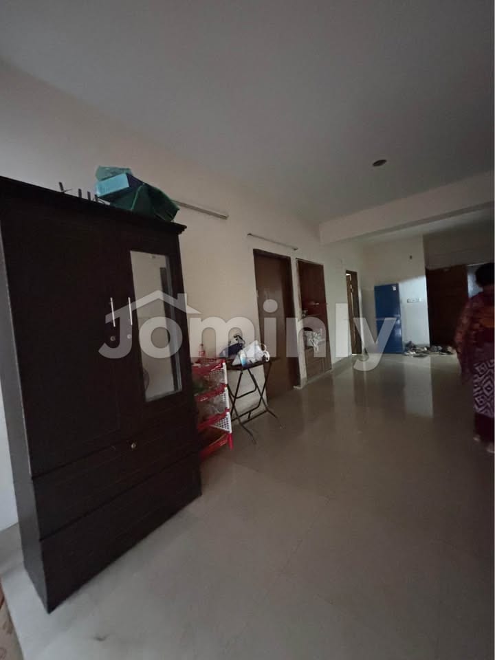 Premium 1,850 sq. ft. Shared Apartment for Female Bachelors in Bashundhara Block-F