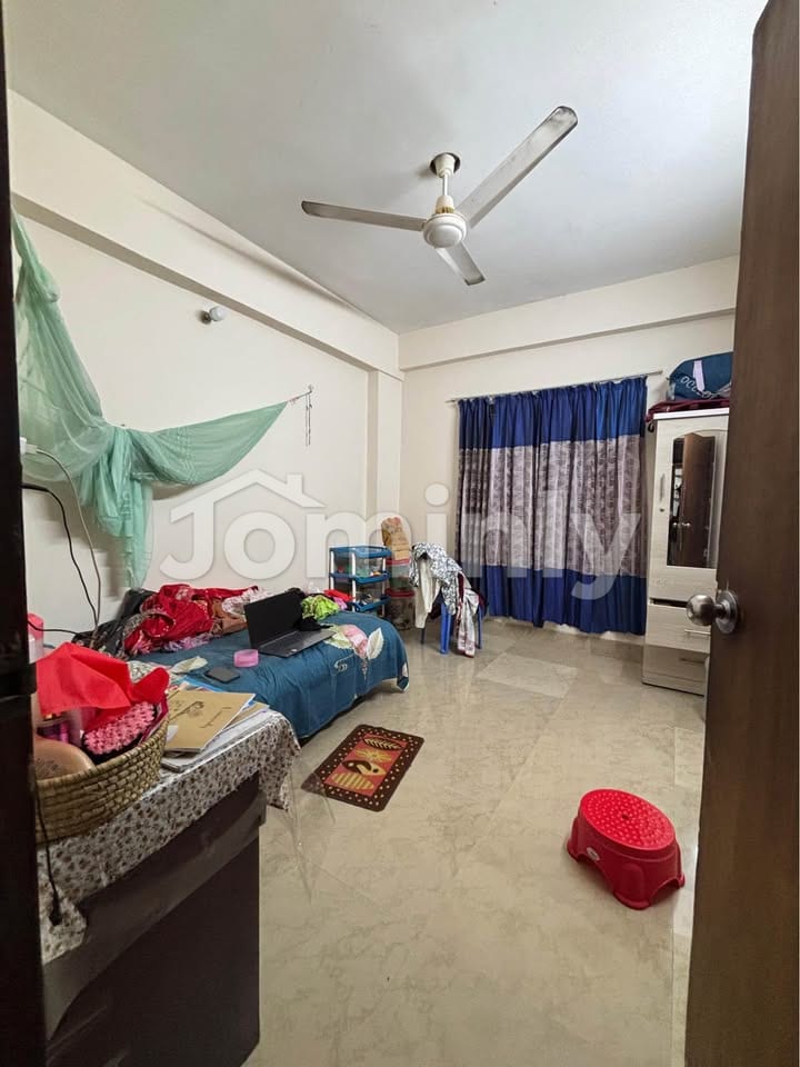 Premium 1,850 sq. ft. Shared Apartment for Female Bachelors in Bashundhara Block-F - 4
