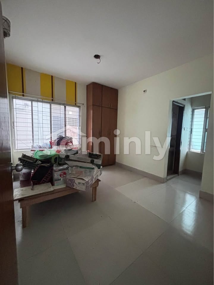 1,200 sq. ft. Semi-Furnished Family Apartment in Bashundhara Block-F - 3