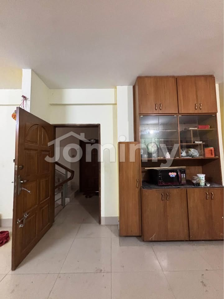 1,200 sq. ft. Semi-Furnished Family Apartment in Bashundhara Block-F - 4