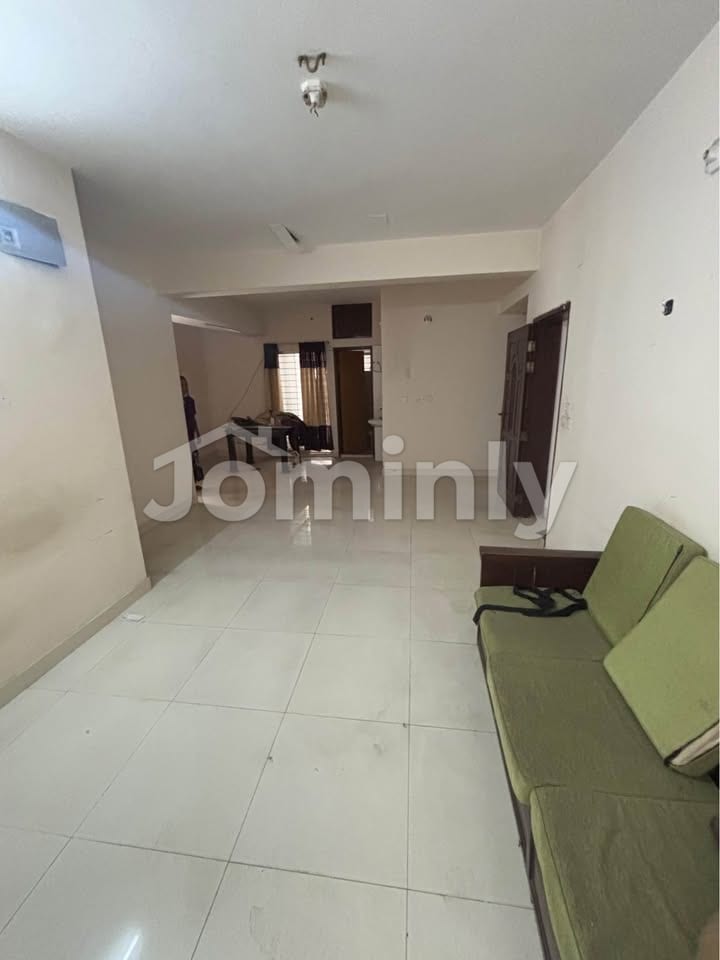 1,450 sq. ft. Spacious Family Apartment in Bashundhara Block-F - 3