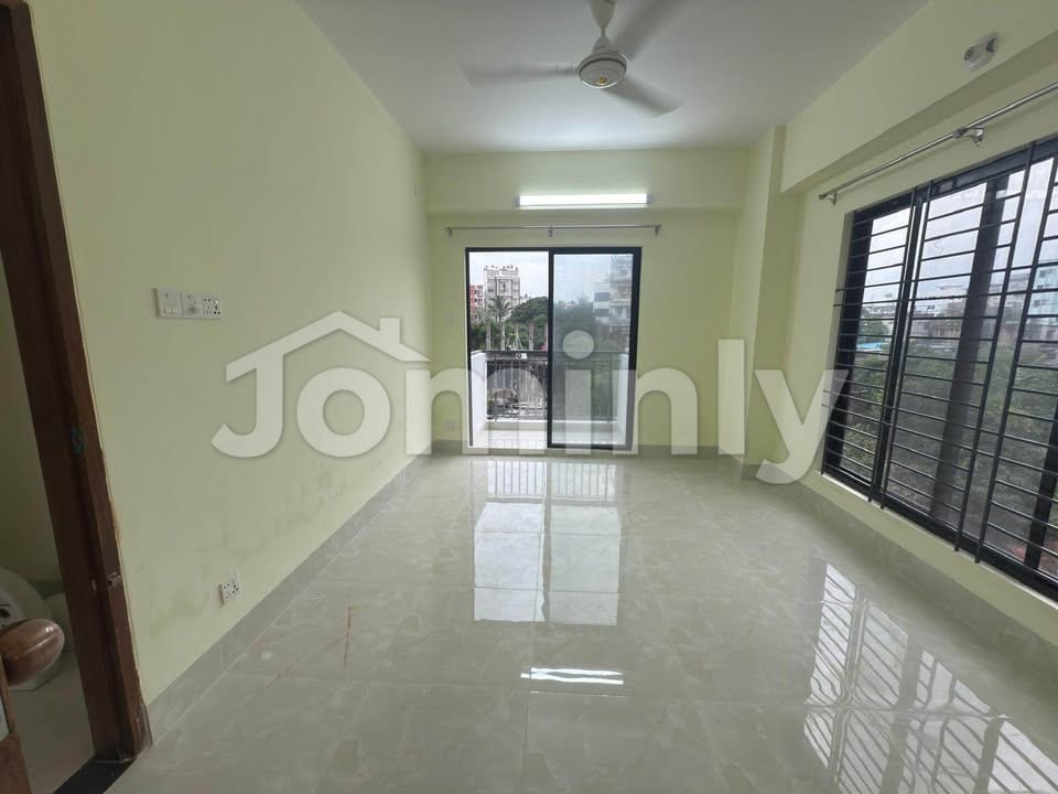 Brand New 1,500 sq. ft. Luxury Apartment in Bashundhara Block-E - 4