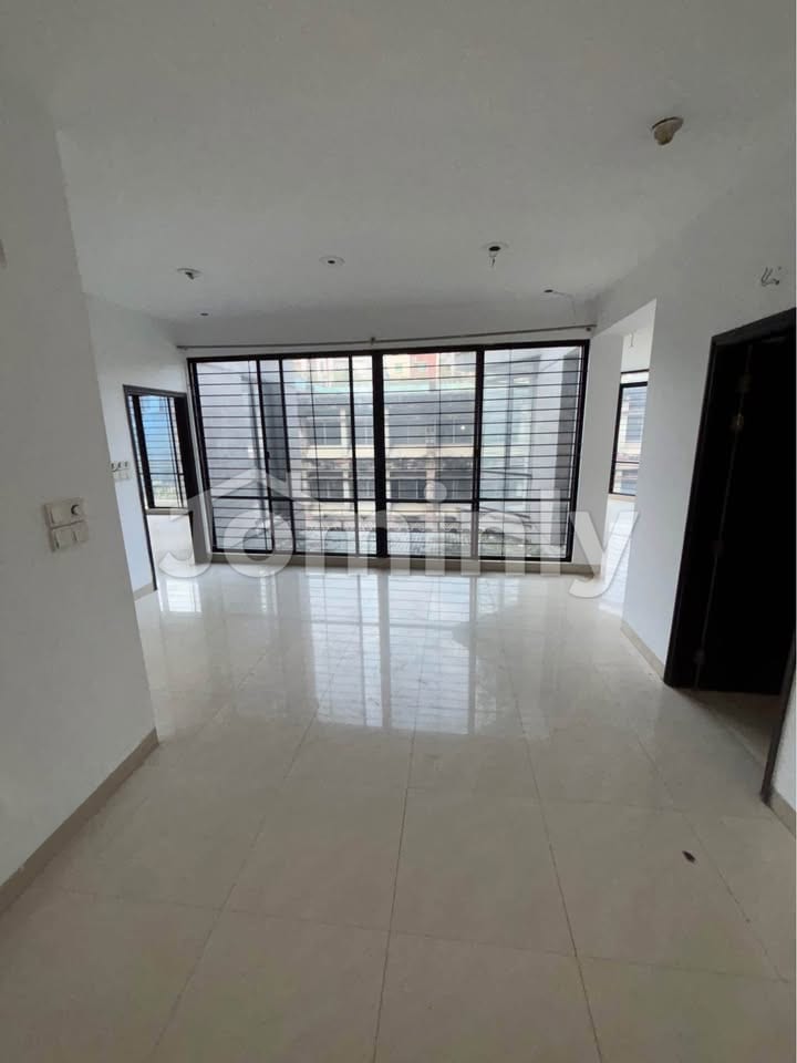 Spacious 1,900 sq. ft. Family Apartment with Servant Room in Bashundhara Block-F - 3