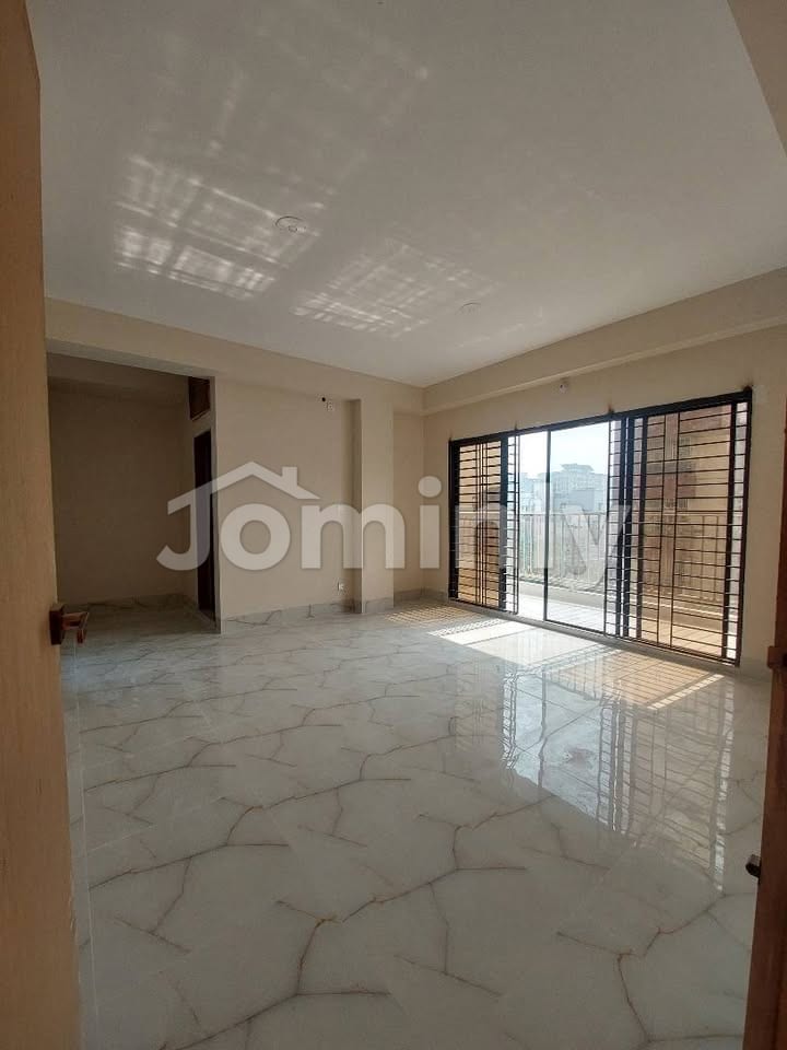 2,100 Sft South-Facing 4-Bedroom Ready Apartment for Sale at Babar Road - 3