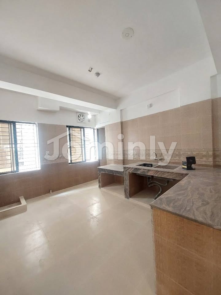 2,100 Sft South-Facing 4-Bedroom Ready Apartment for Sale at Babar Road - 4