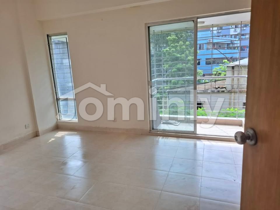 South-Facing 1,460 Sft Used Corner Apartment for Sale Near Pallabi Metro Station - 2