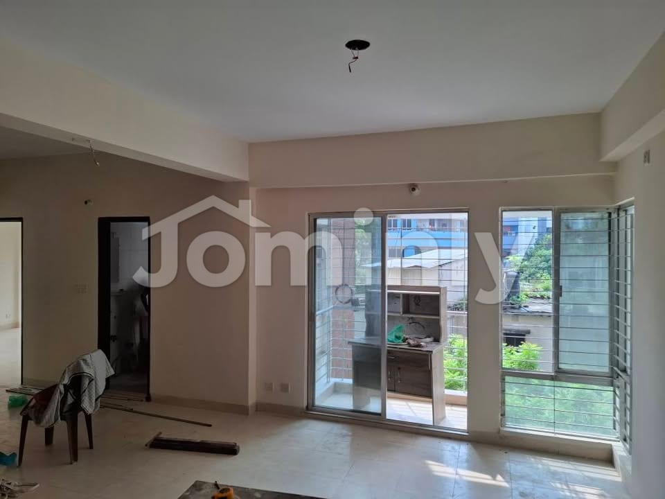 South-Facing 1,460 Sft Used Corner Apartment for Sale Near Pallabi Metro Station - 5