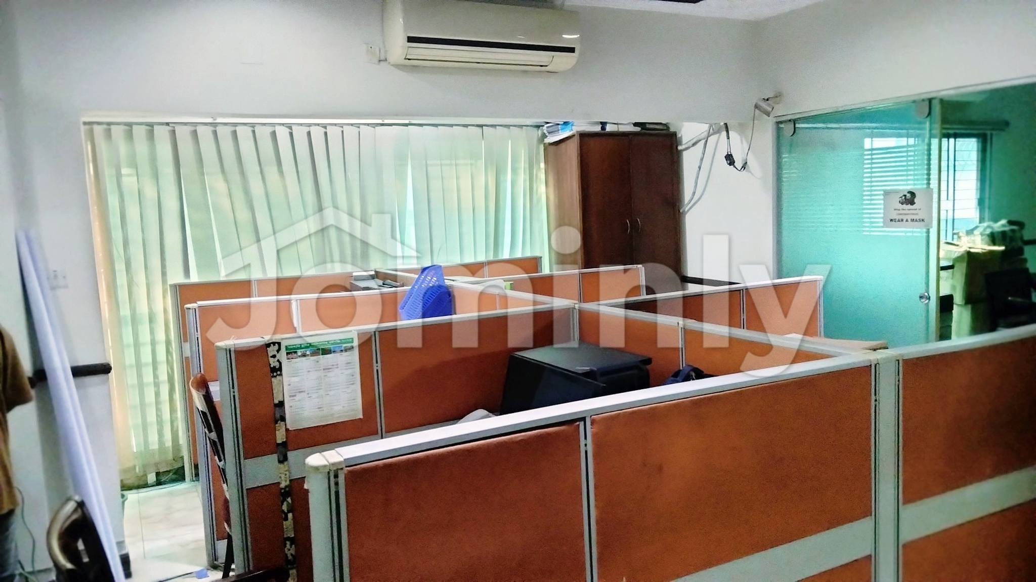 Spacious 2,500 Sft Semi-Commercial Office Space for Rent at Gulshan-1 Dhaka - 4