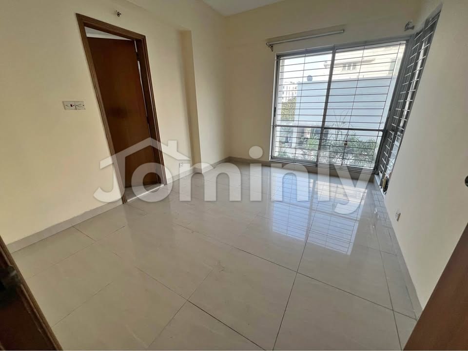 2,400 sq. ft. Apartment in Banani North - 4