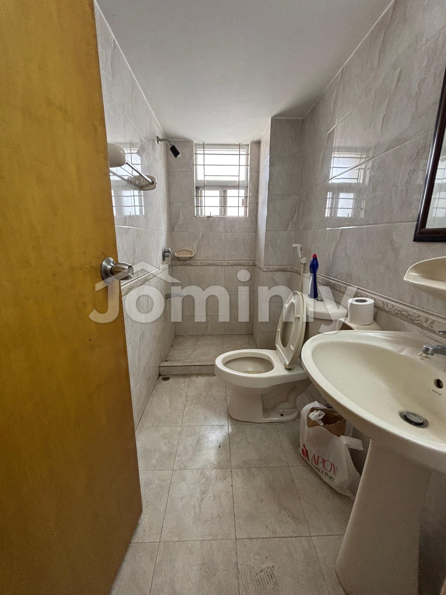 Expansive 2,100 sq. ft. Luxury Apartment in Bashundhara Block-D - 5