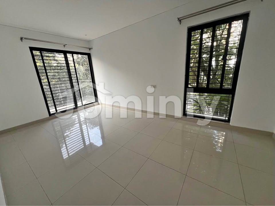 Massive 2,700 sq. ft. Luxury Apartment in Banani North | Only 110k! - 5