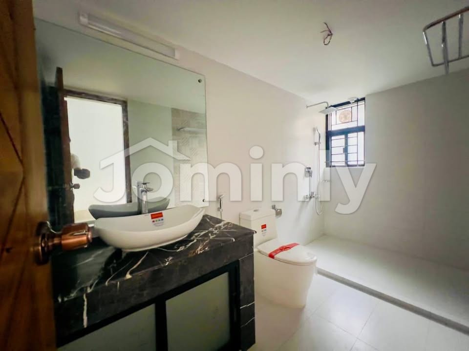 Brand New 3,500 sq. ft. Residential-cum-Commercial Space in Gulshan - 5