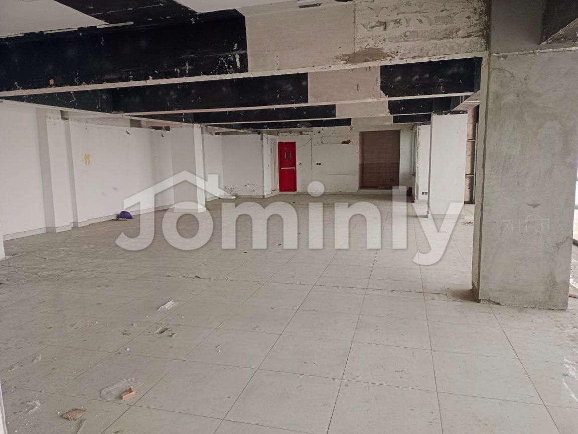 Premium 5,500 Sft Open-Plan Commercial Office Space for Rent with Rooftop Garden
