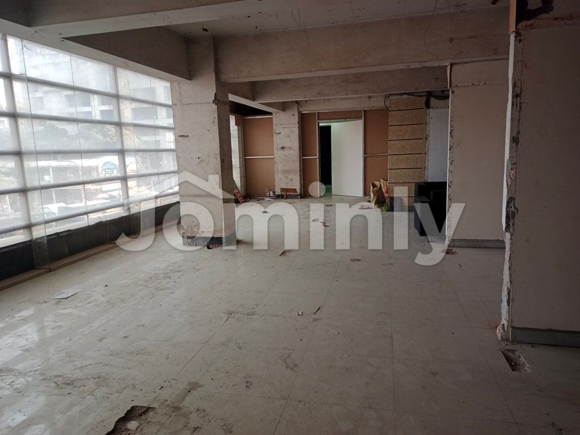 Premium 5,500 Sft Open-Plan Commercial Office Space for Rent with Rooftop Garden - 2