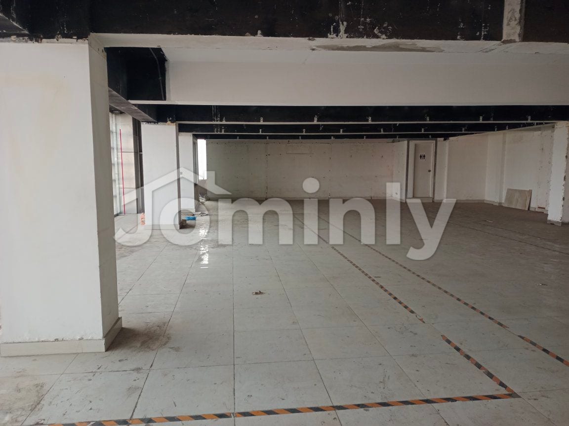 Premium 5,500 Sft Open-Plan Commercial Office Space for Rent with Rooftop Garden - 3