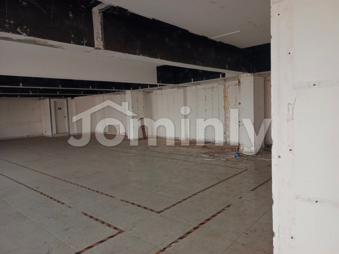 Premium 5,500 Sft Open-Plan Commercial Office Space for Rent with Rooftop Garden - 5